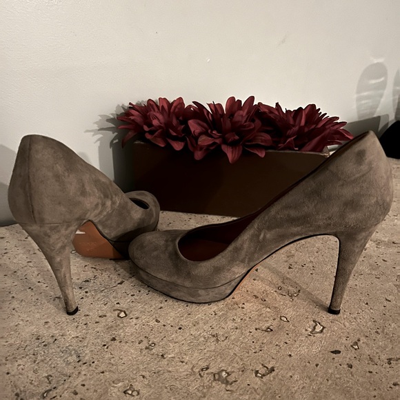 Gucci Shoes - Gucci Betty 36.6 Grey Suede Platform Heel shoes, 269703